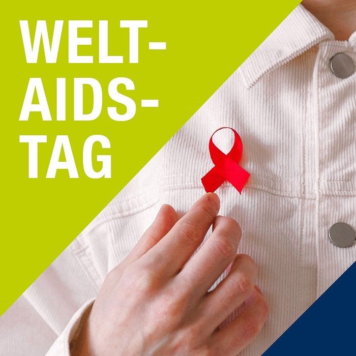 Heute ist der #weltaidstag ! Seit 1988 wird jährlich am 1. Dezember daran erinnert. 🙋

Mit unserem Post möchten wir auf die Aufklärung und den Umgang mit AIDS aufmerksam machen. Die Diagnose zu normalisieren und den betroffenen Mut zu machen, liegt uns sehr am Herzen. ❤️‍🩹

Short Facts: 
👉 Human Immunodeficienty Virus, kurz HIV, zerstört bestimmte Zellen der Immunabwehr. Der Körper ist also anfälliger für Krankheiten, die mit einem Immunsystem eines komplett gesunden Menschen kein Problem wären. 
👉 Bleibt der HIV-Virus unbehandelt, kann die Infektion zu AIDS (Acquired immune deficienty syndrome) führen. Dieser kann durch Medikamente behandelt werden, die den Ausbruch von AIDS verhindern. 
👉 Menschen mit AIDS erkranken durch das geschwächte Immunsystem schneller an schweren Krankheiten wie einer Lungenentzündung und haben länger mit diesen zu kämpfen. 

HIV ist nicht heilbar, aber dank der Medizin sehr gut behandelbar.🩺 Helft auch Ihr mit, an die Krankheit zu erinnern und sie zu normalisieren. Teilt gerne unseren Post und die von @deutscheaidshilfe @weltaidstag !

#medizin #gesundheitswesen #health #gesundheit #beyondhealth #personalberatung #ärzte #arzt